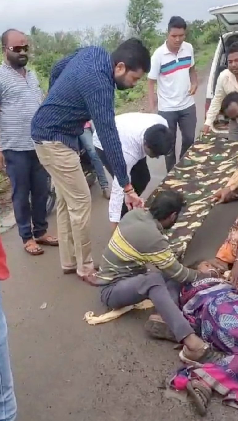 प्रविण माने धावले अपघातग्रस्तांच्या मदतीला